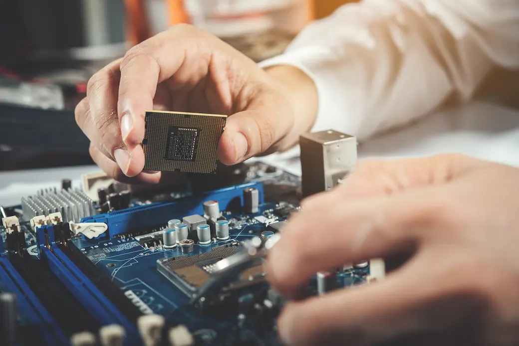 Hardware IT per aziende, scelto e installato da Altora - Hardware selezionato e pronto per la tua infrastruttura
